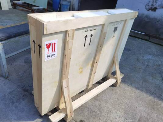 High Transparency Radiation Protective Glass Radiation Protection Accessories Offering Protection in Radiation Environments