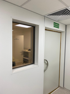 Square Shape RF Shielded Window with Brass Screen Netting Material 1.2m × 0.9m Size and 100-110 dB RF Attenuation