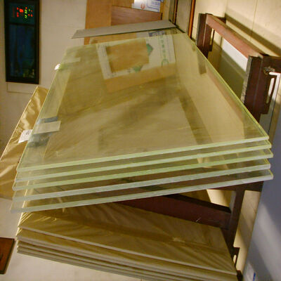 16A 25A Rated Current X-Ray-Lead-Glass Radiation Barrier Glass Sheet Breadth 800mm 1200mm Perfect for Clinical Scan Chambers